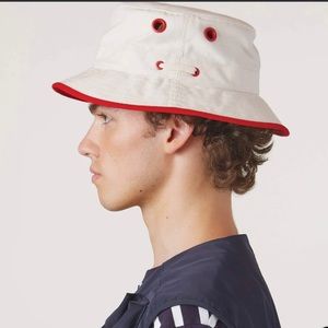 TILLEY  -cute summer bucket hat- Limited Edition Canada Bucket Hat SZ small NWT